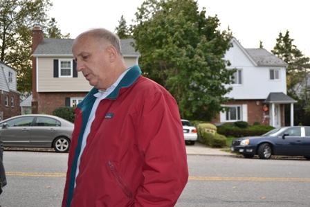 Photo by Nargas Karimi Daniel Grapel, Ilan’s father, answered media inquiries outside his Oakland Gardens home.