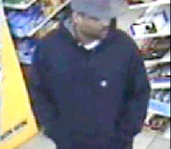 Cops search for robber of Elmhurst bodega