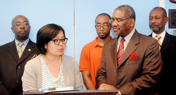 Meeks lends a hand to help students with college loans