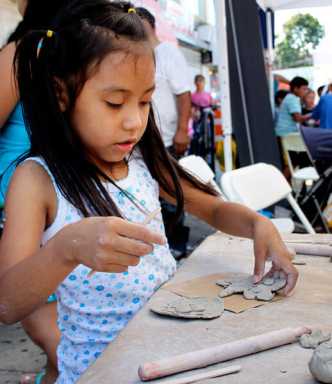 QEDC hosts entertainment, artists at Corona Plaza