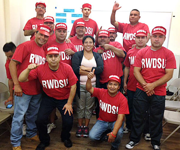 E. Elmhurst car washers vote for union