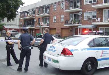 Man stabbed in Elmhurst: NYPD