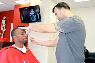 Barber sets up shop on Bell Boulevard
