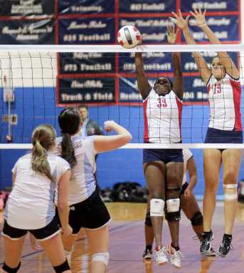 Prep girls capture sixth title against tough Molloy