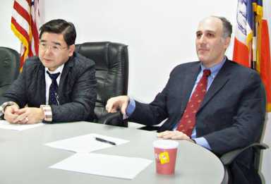 Qns pols want community say in casino plans