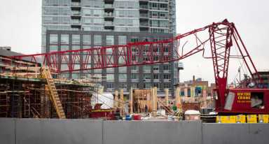 LIC crane picked up too large load: DOB