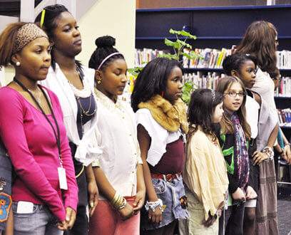 Pomonok Library hosts ‘Project Runway’ competition