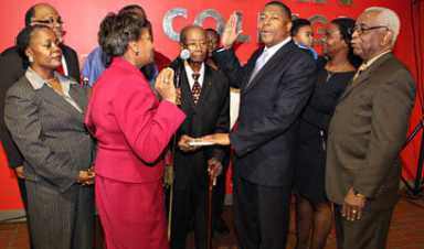 Sanders sworn in at York