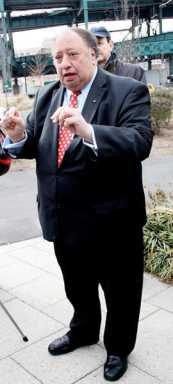 Catsimatidis slams No. 7 shutdown