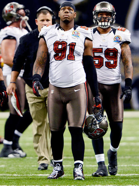 NFL player arrested at LaGuardia on gun charge