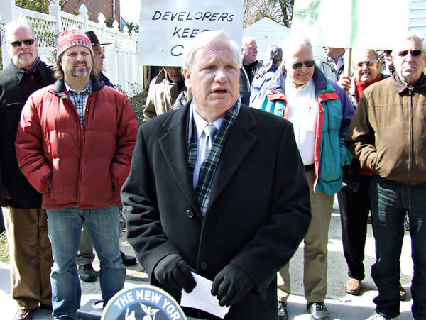 Avella questions proposed changes to Douglaston home