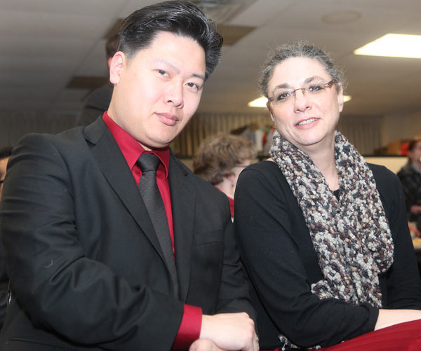 FOCUS ON QUEENS: Stringer visits Daniel Patrick Moynihan Democratic Club