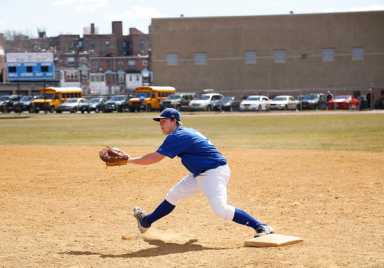 Molloy starts season after Curran’s death