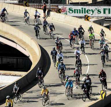 Five Boro Bike Tour rides through Queens