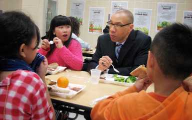 Flushing school serves up city’s first all-veggie menu