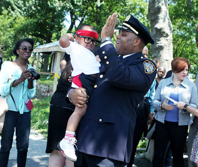Community salutes police for Q6 arrest