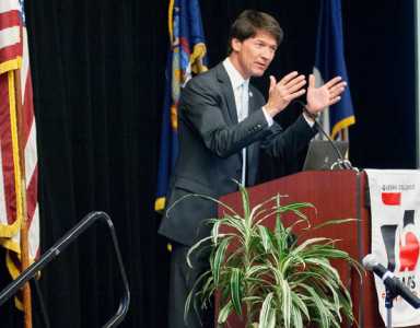 Cuomo’s economy czar pays visit to Queens College