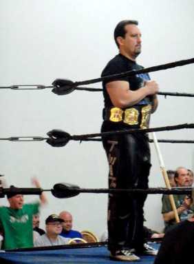 Grapplers fight in Qns.