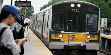Federal investigators looking into cause of LIRR derailment
