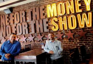 Smokin’ Aces bistro replaces Strawberry’s