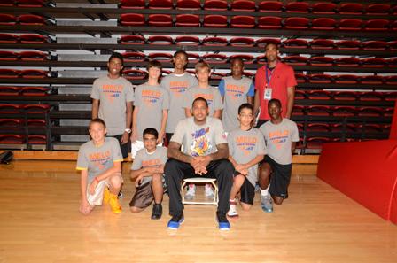 Carmelo Anthony directs youth basketball camp at Queens College