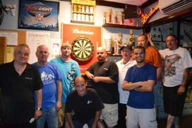 darts group shot