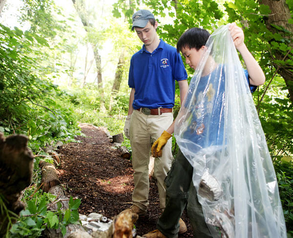 Eagle scout leads Udalls cleanup