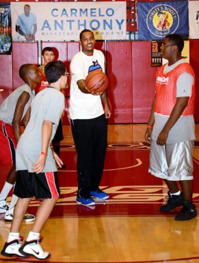 Melo to run hoops camp at Queens College