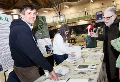 Advocates push for parkland on old Rockaway tracks