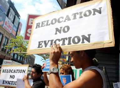 Auto shops rail against city plan at Willets Point