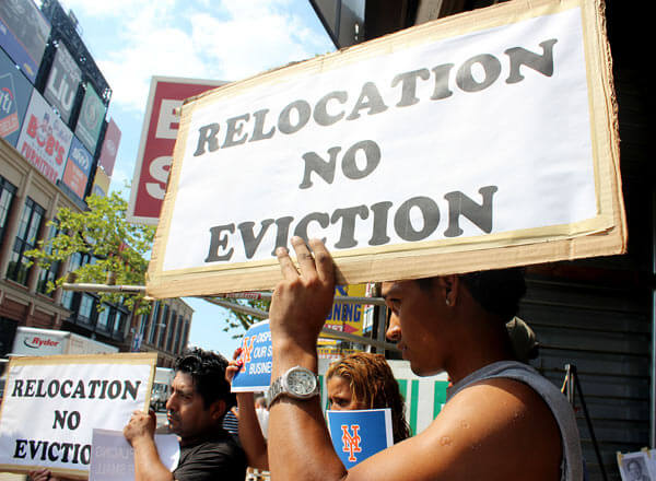 Auto shops rail against city plan at Willets Point