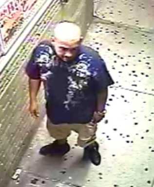 Woman robbed of cell in Far Rockaway: Police