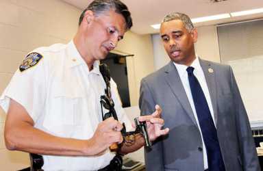 Wills gets two guns off streets of SE Qns.