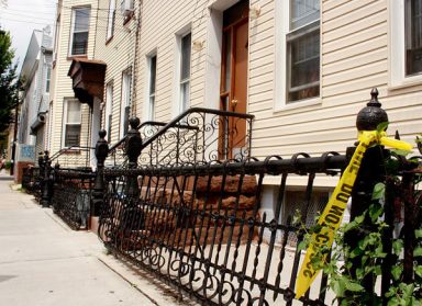 Teen girl stabbed on steps of her home [With Video of Suspect]