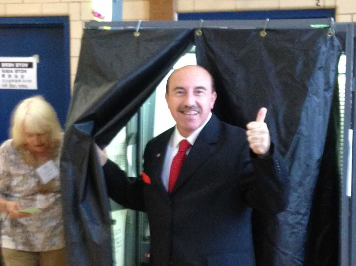 Lew Simon won the Council District 32 primary