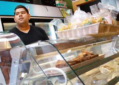 Patrons dine like royalty at Veggie Castle