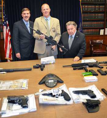 Old-fashioned gambling ring busted: DA