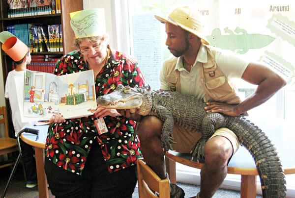 Boro librarian reads to gator