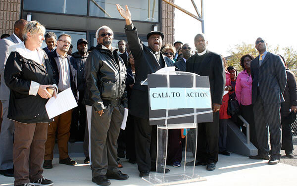 Sandy victims decry lack of help