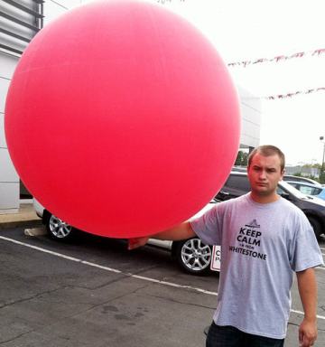 Balloon biz booms for Whitestone family