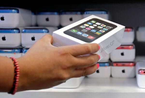 Bus driver and two others arrested after robbery of iPhone in Corona: NYPD