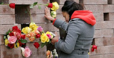 Mourners mark 12th anniversary of Flight 587 crash in Rockaways