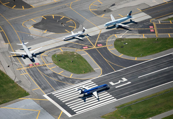 La Guardia Airport to get  anti-flooding protection