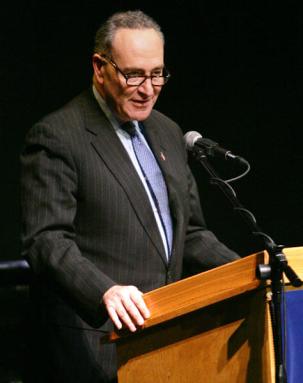 Schumer wants to strengthen fed robocall law