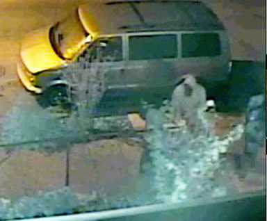 Police search for two Flushing robbery suspects [With Video]