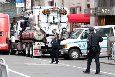 Traffic cop killed in midtown: NYPD