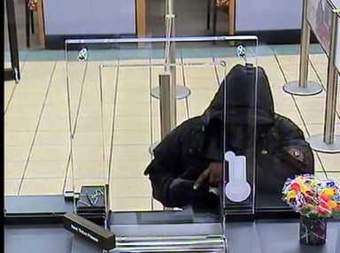 Cops look for suspect in Jamaica bank robbery