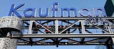 Movie biz gets  big rush from new back lot