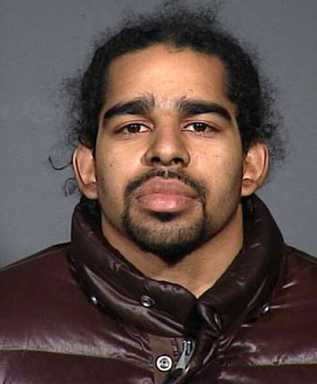 Cops hunt for suspect in Queensbridge murder