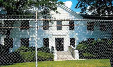 LIC watch biz heads for old Leviton site